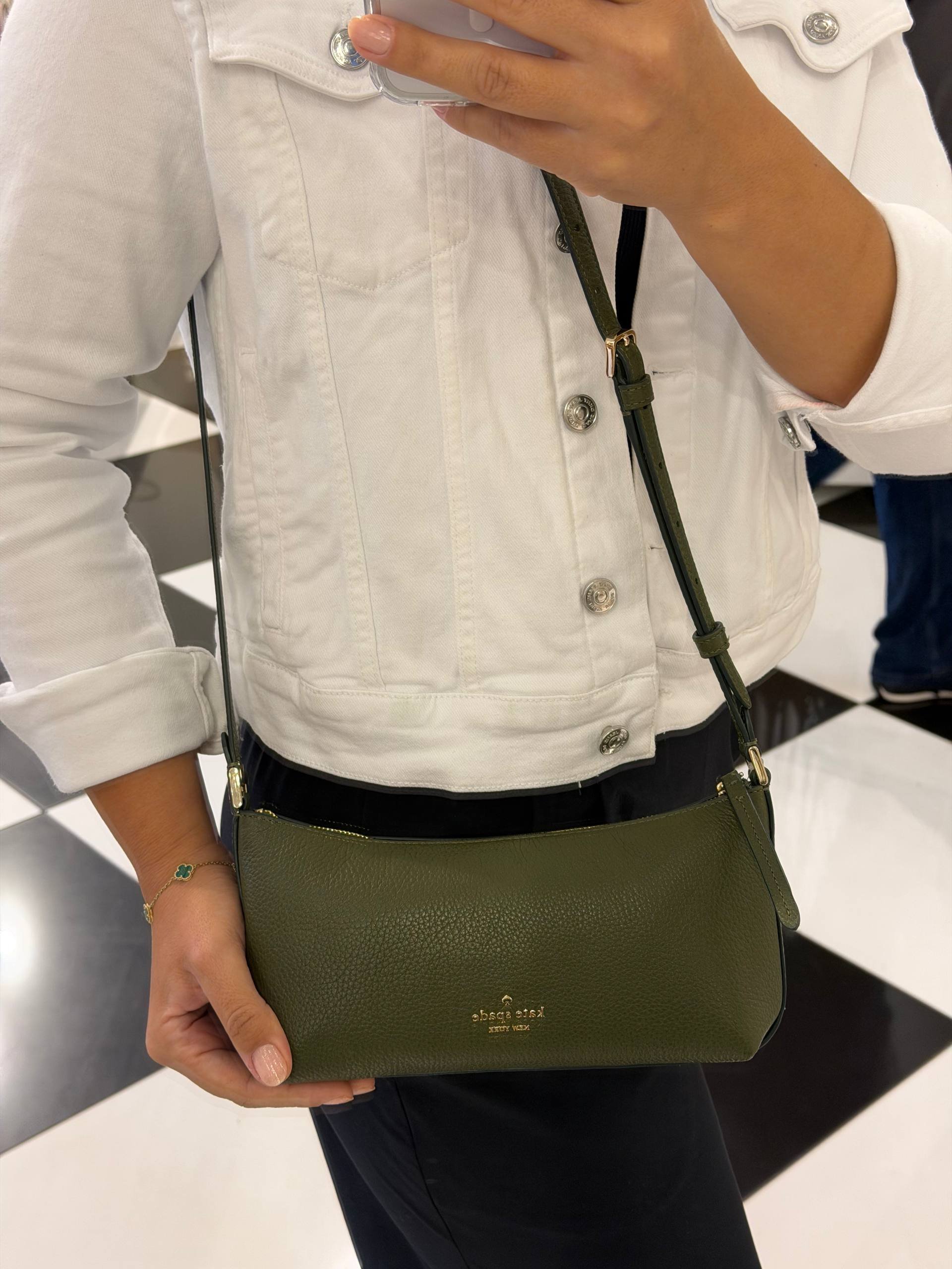CROSSBODY