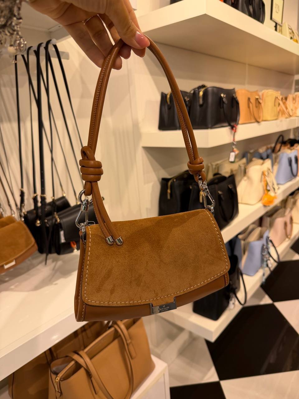 BOLSA DE OMBRO COM ALÇA EXTRA KP049