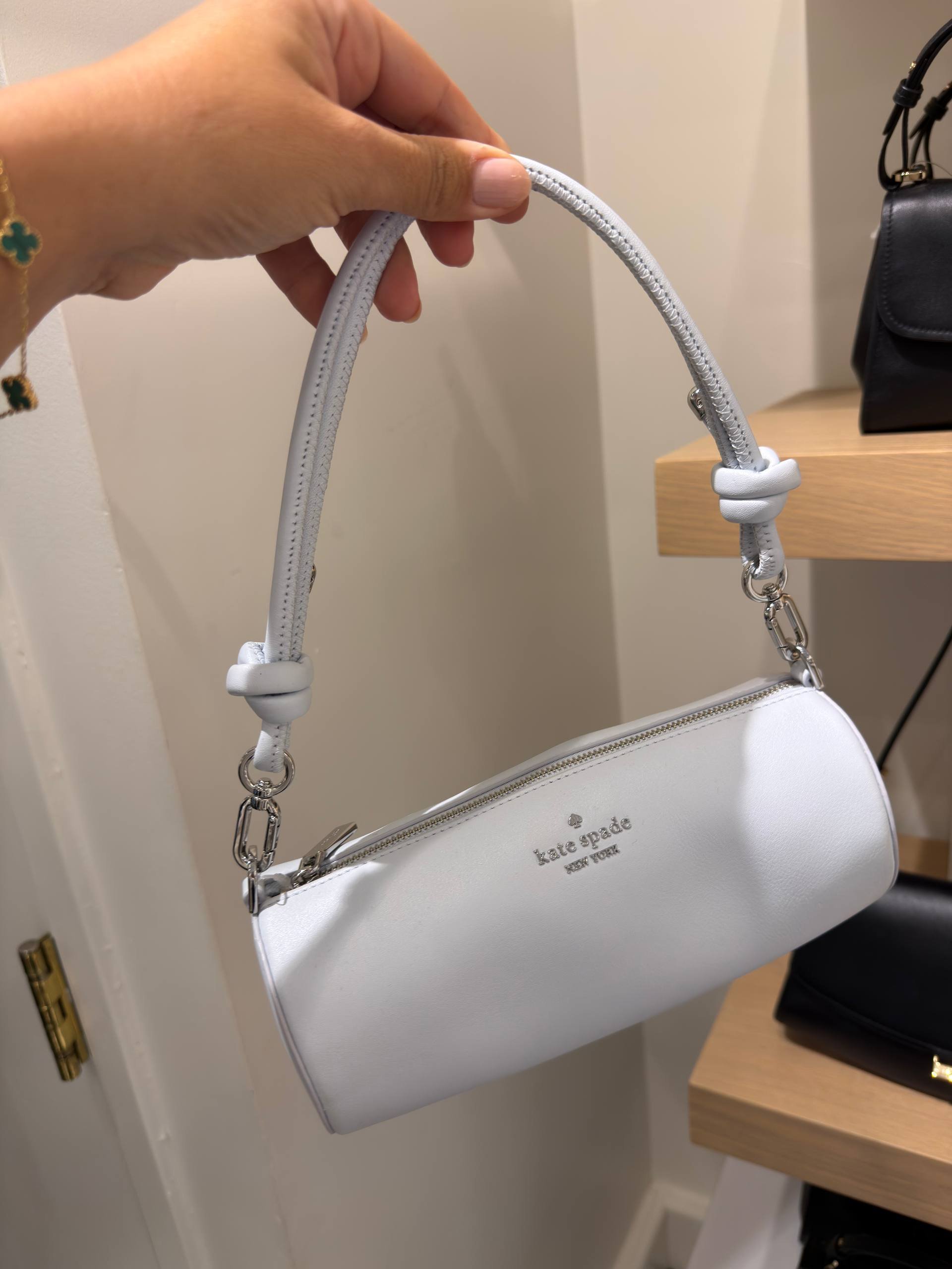BOLSA DE OMBRO COM ALÇA EXTRA