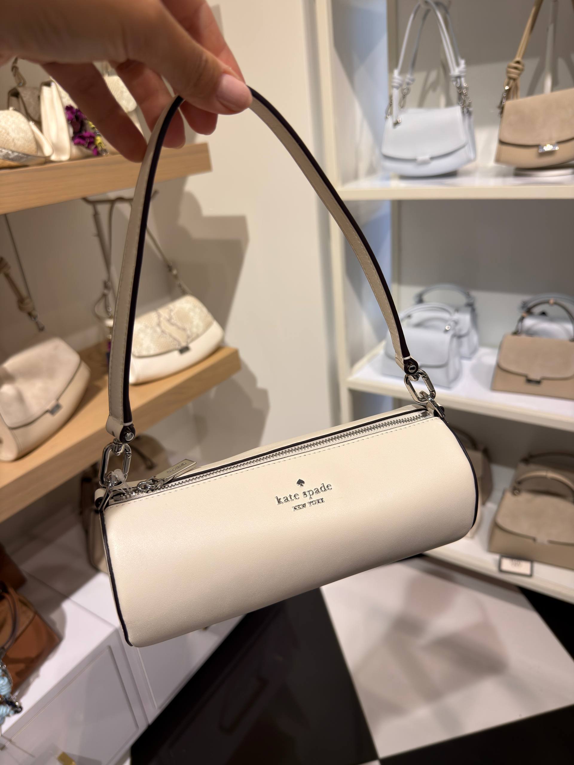 BOLSA DE OMBRO COM ALÇA EXTRA