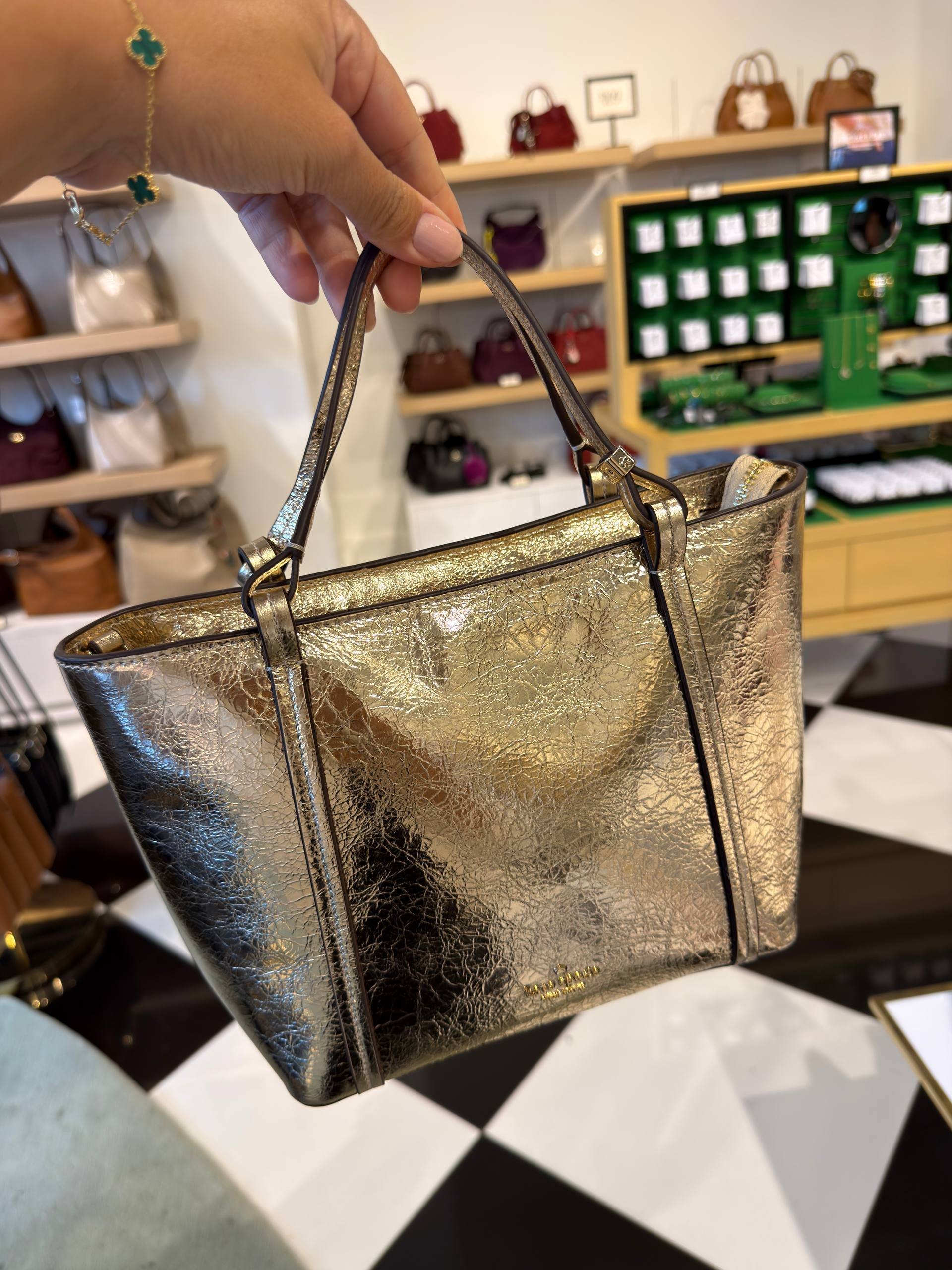 BOLSA DE MÃO COM ALÇA EXTRA