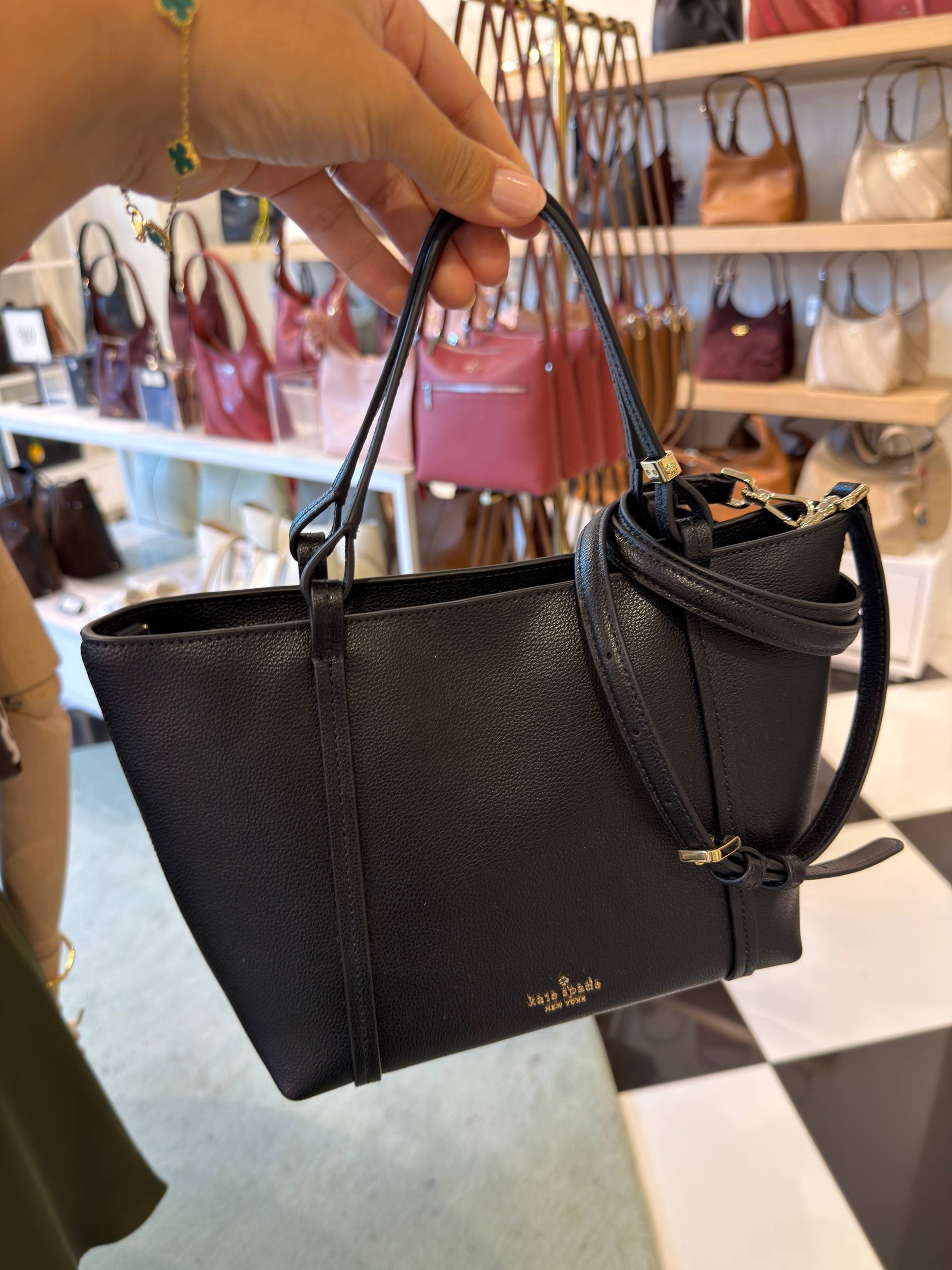 BOLSA DE MÃO COM ALÇA EXTRA