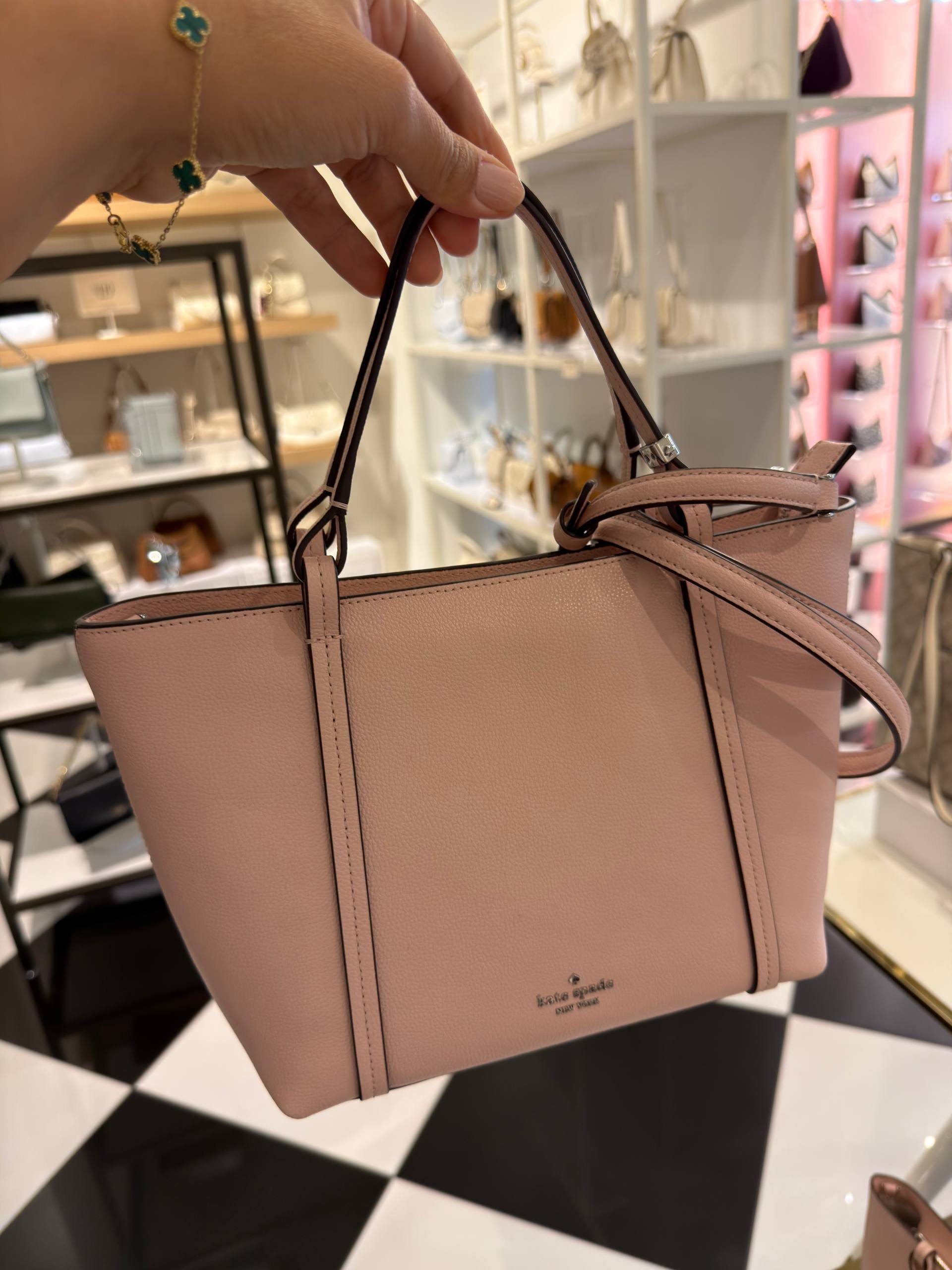 BOLSA DE MÃO COM ALÇA EXTRA