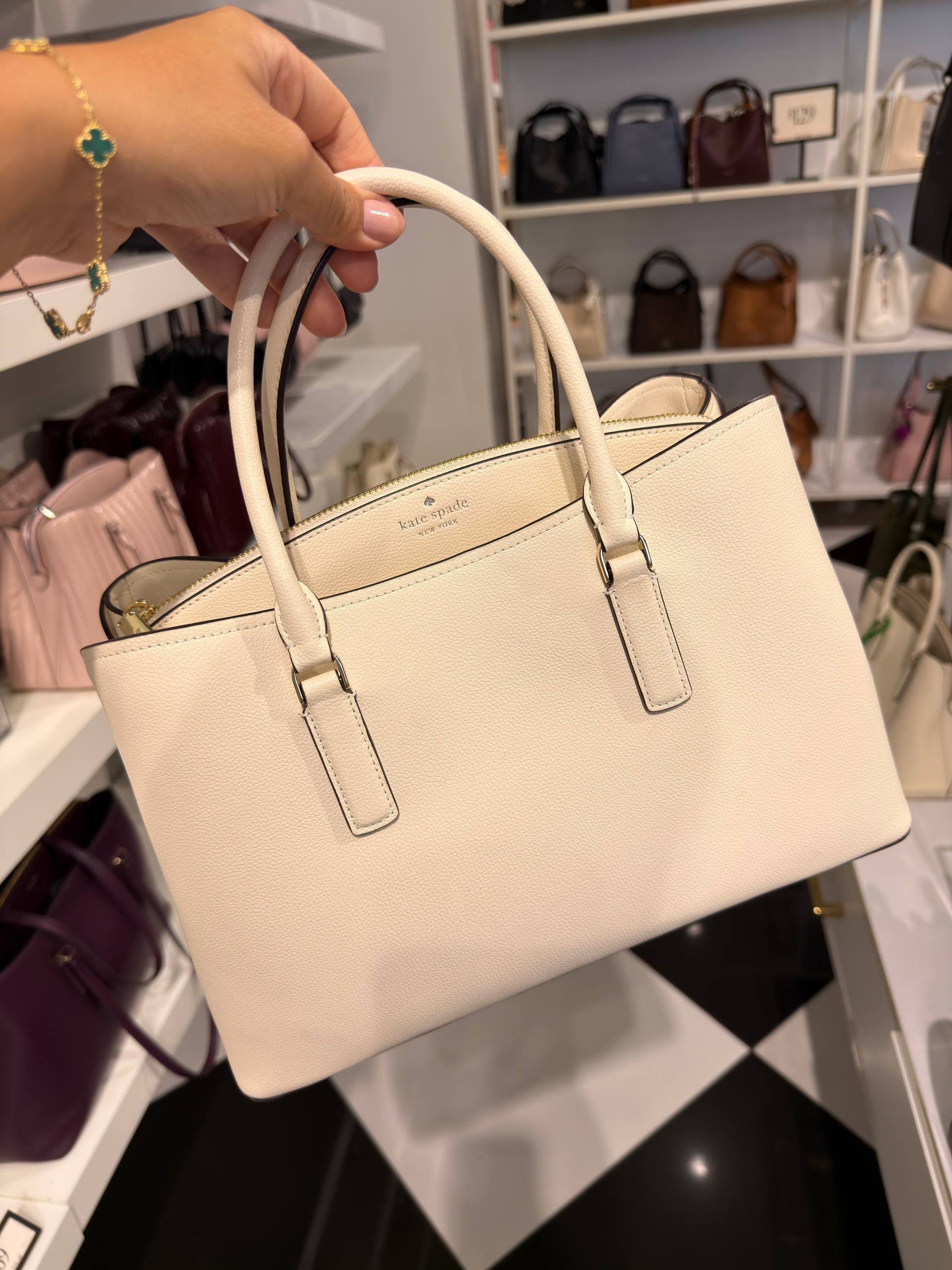 BOLSA DE MÃO COM ALÇA EXTRA