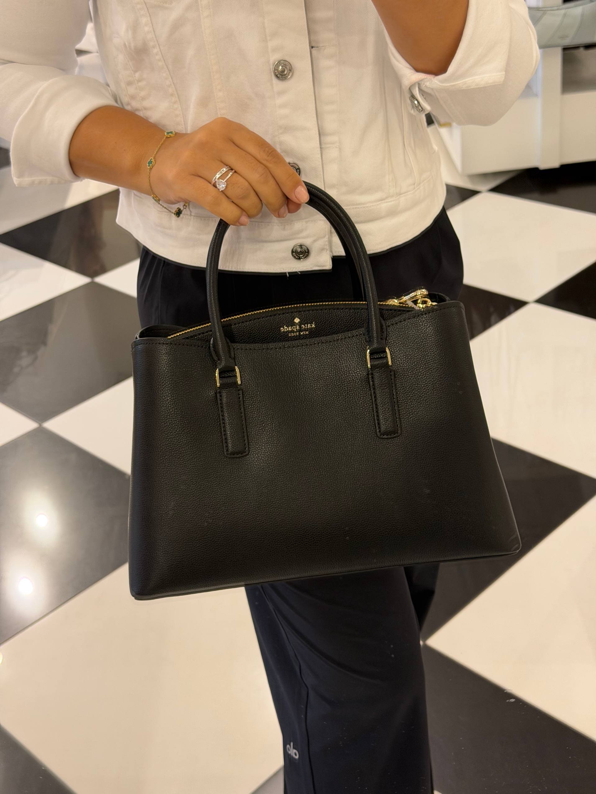 BOLSA DE MÃO COM ALÇA EXTRA