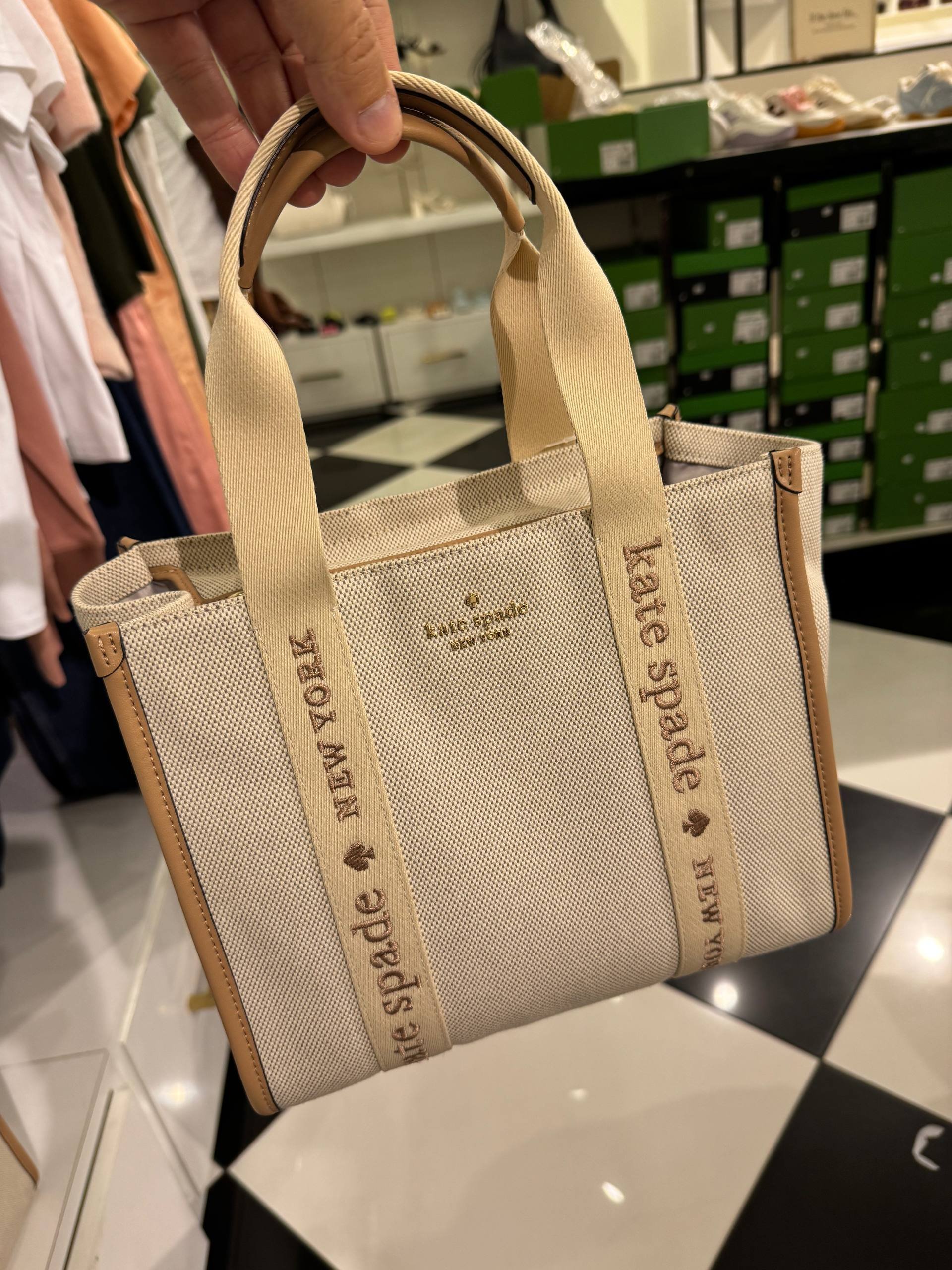 BOLSA DE MÃO COM ALÇA EXTRA