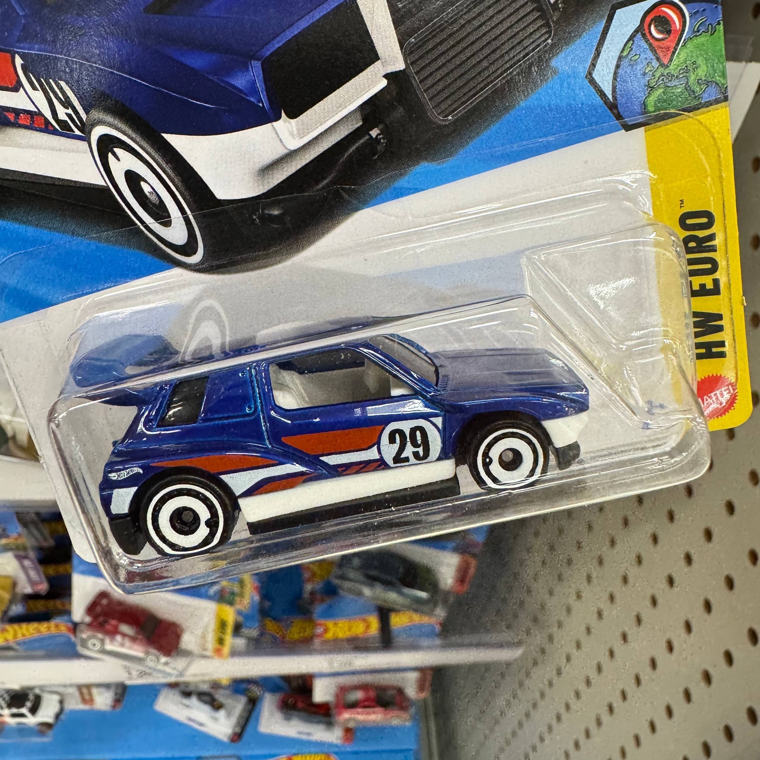 HOT WHEELS