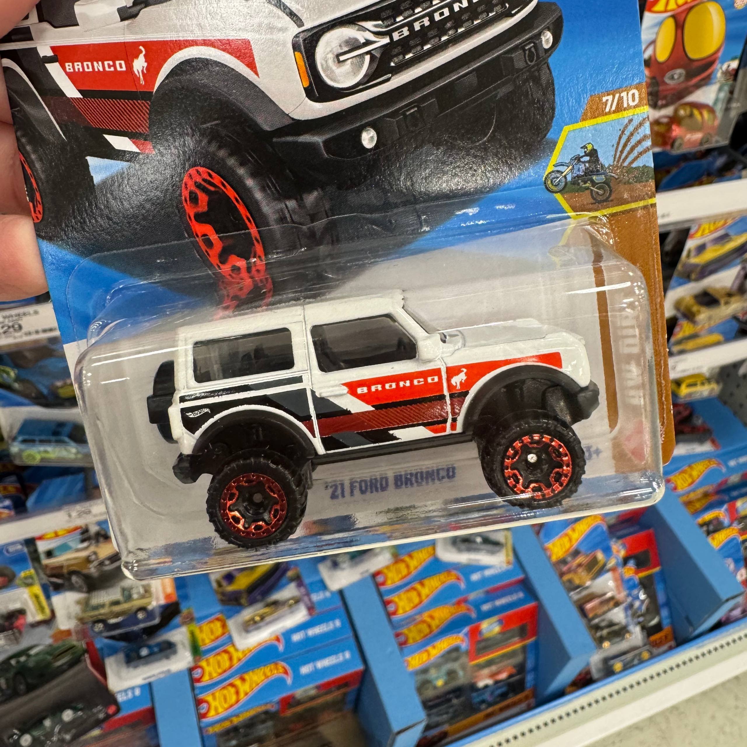 HOT WHEELS