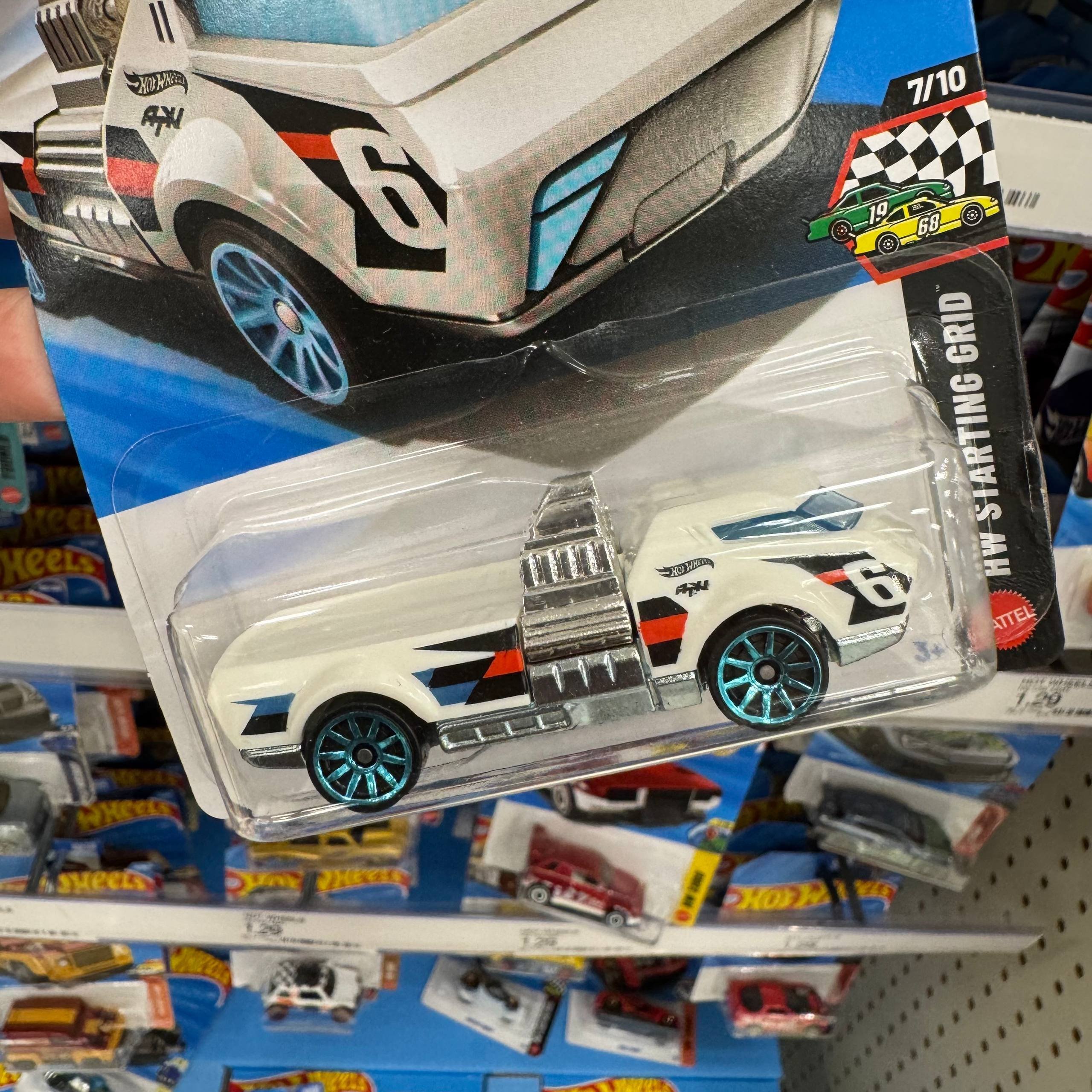HOT WHEELS