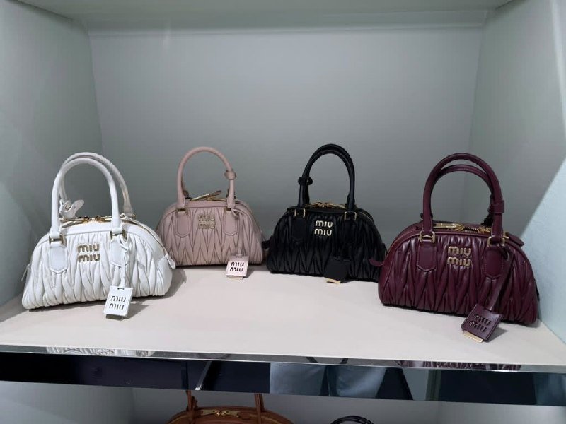 bolsa Acompanha alça tranversal de couro