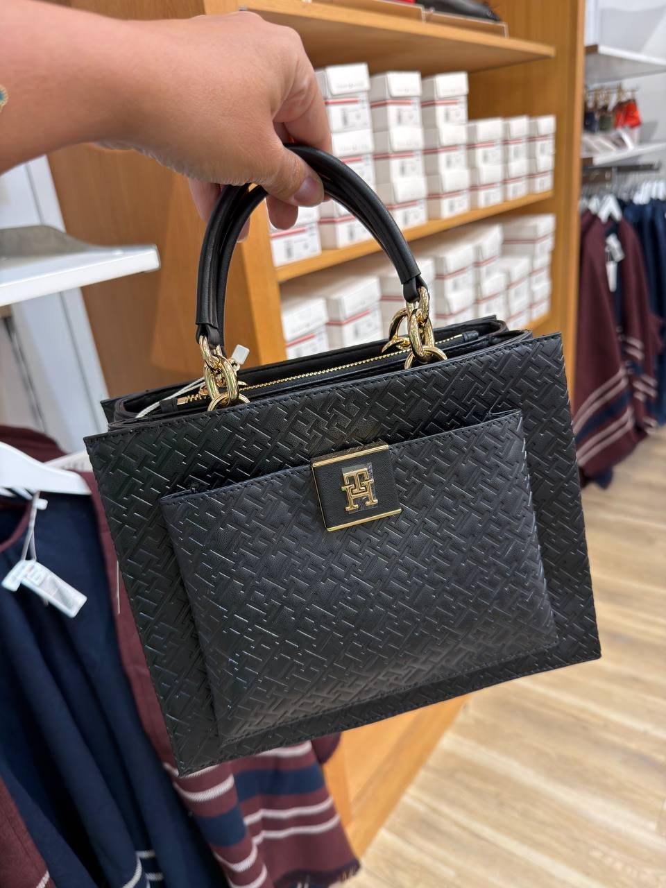 BOLSA DE MÃO COM ALÇA EXTRA