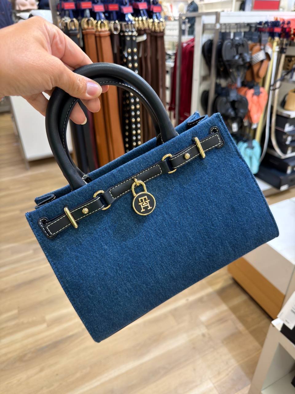 BOLSA DE MÃO COM ALÇA EXTRA