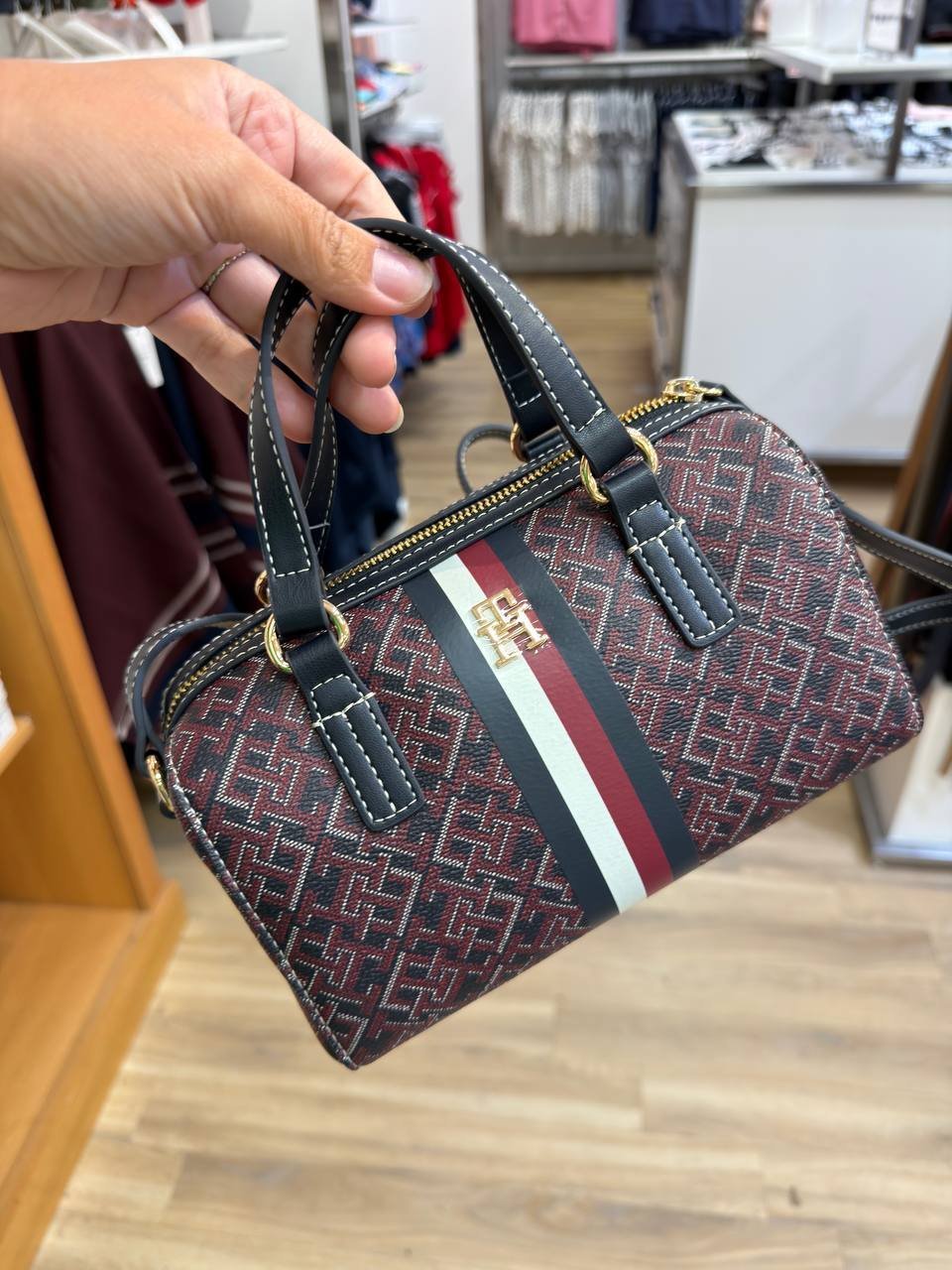 BOLSA DE MÃO COM ALÇA EXTRA
