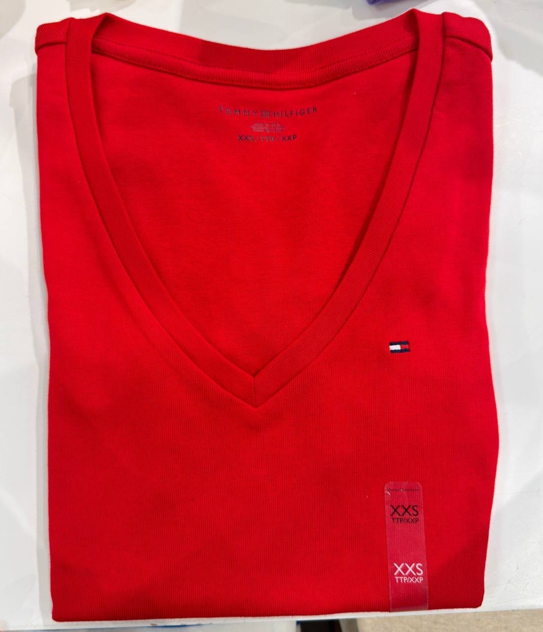 CAMISETA GOLA V