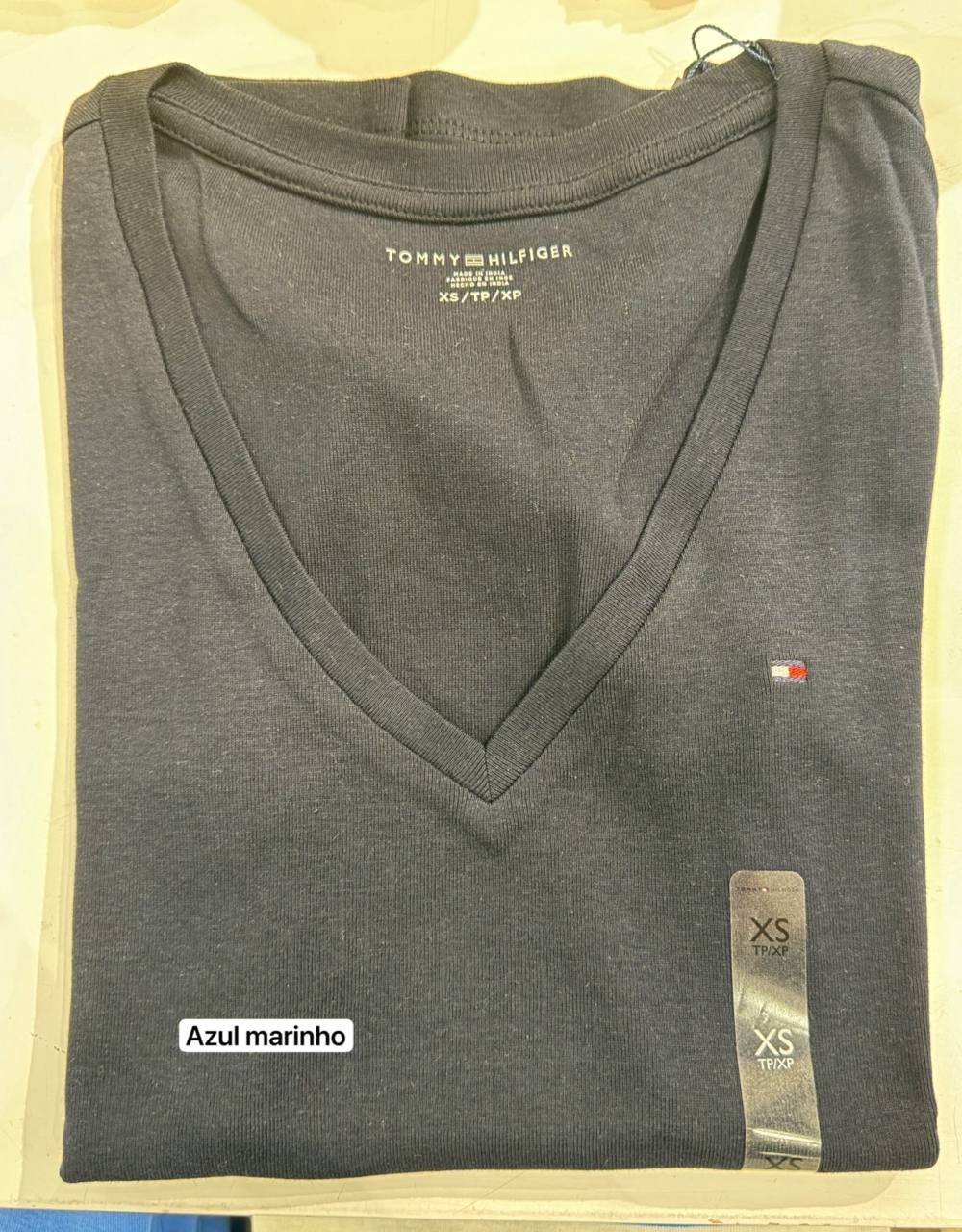 CAMISETA GOLA V