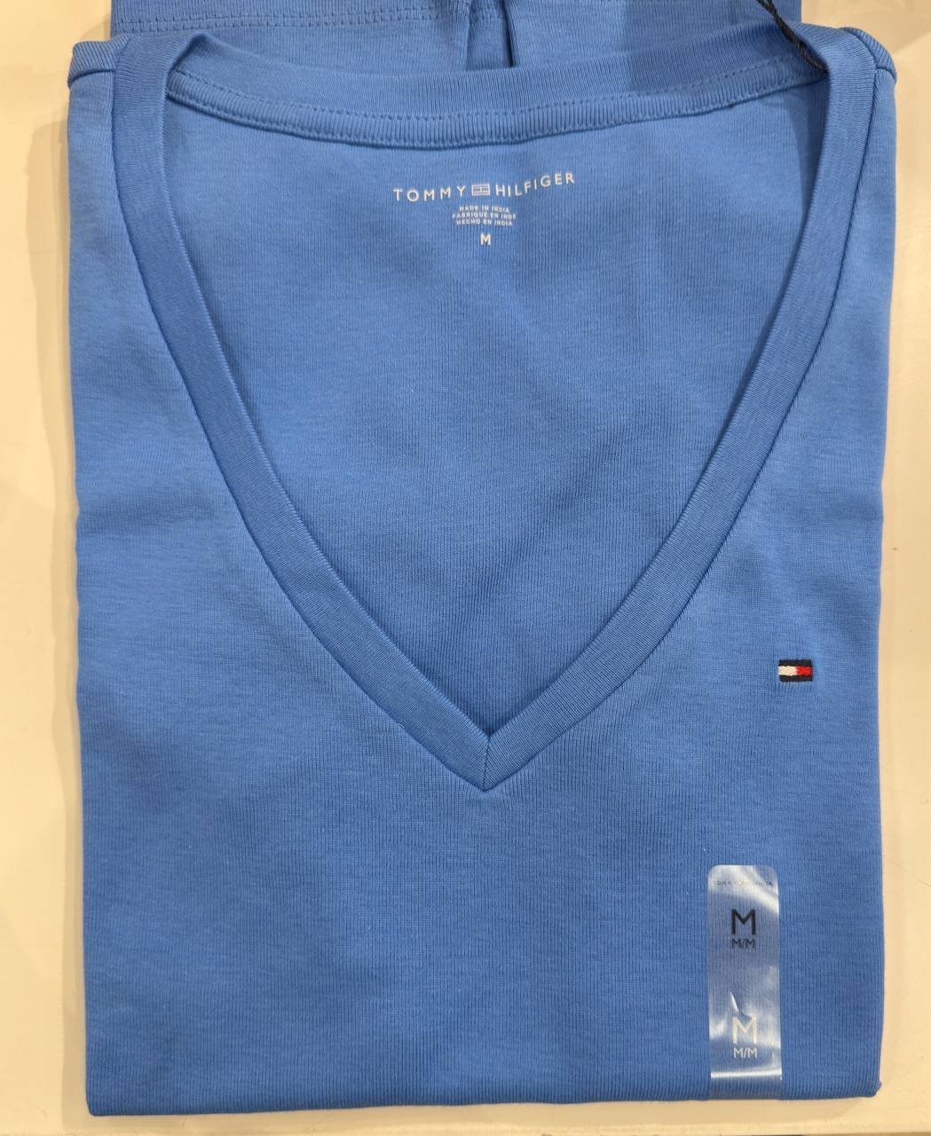 CAMISETA GOLA V