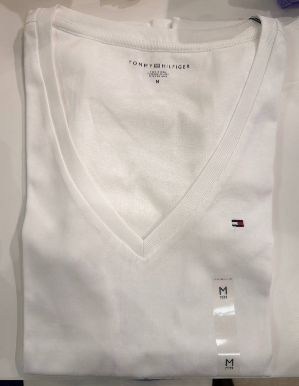 CAMISETA GOLA V