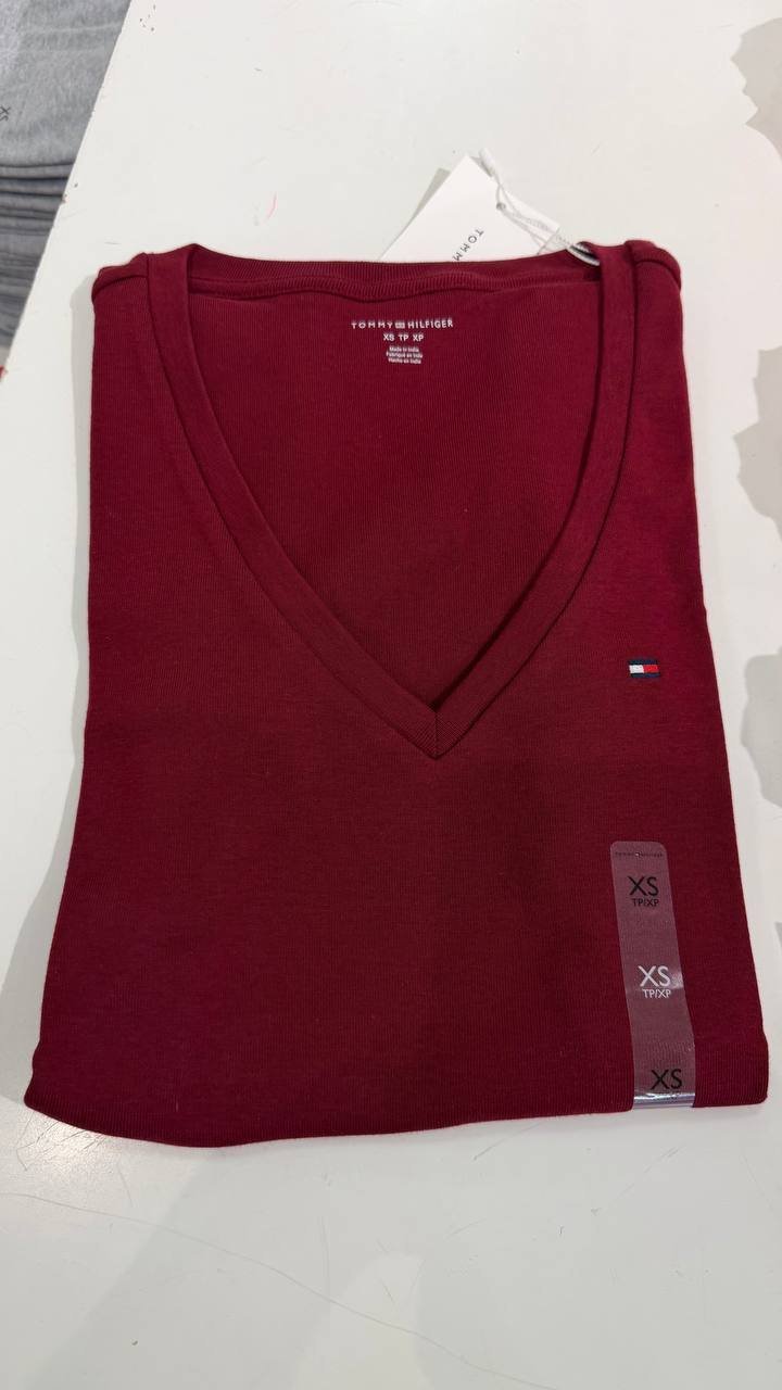 CAMISETA GOLA V