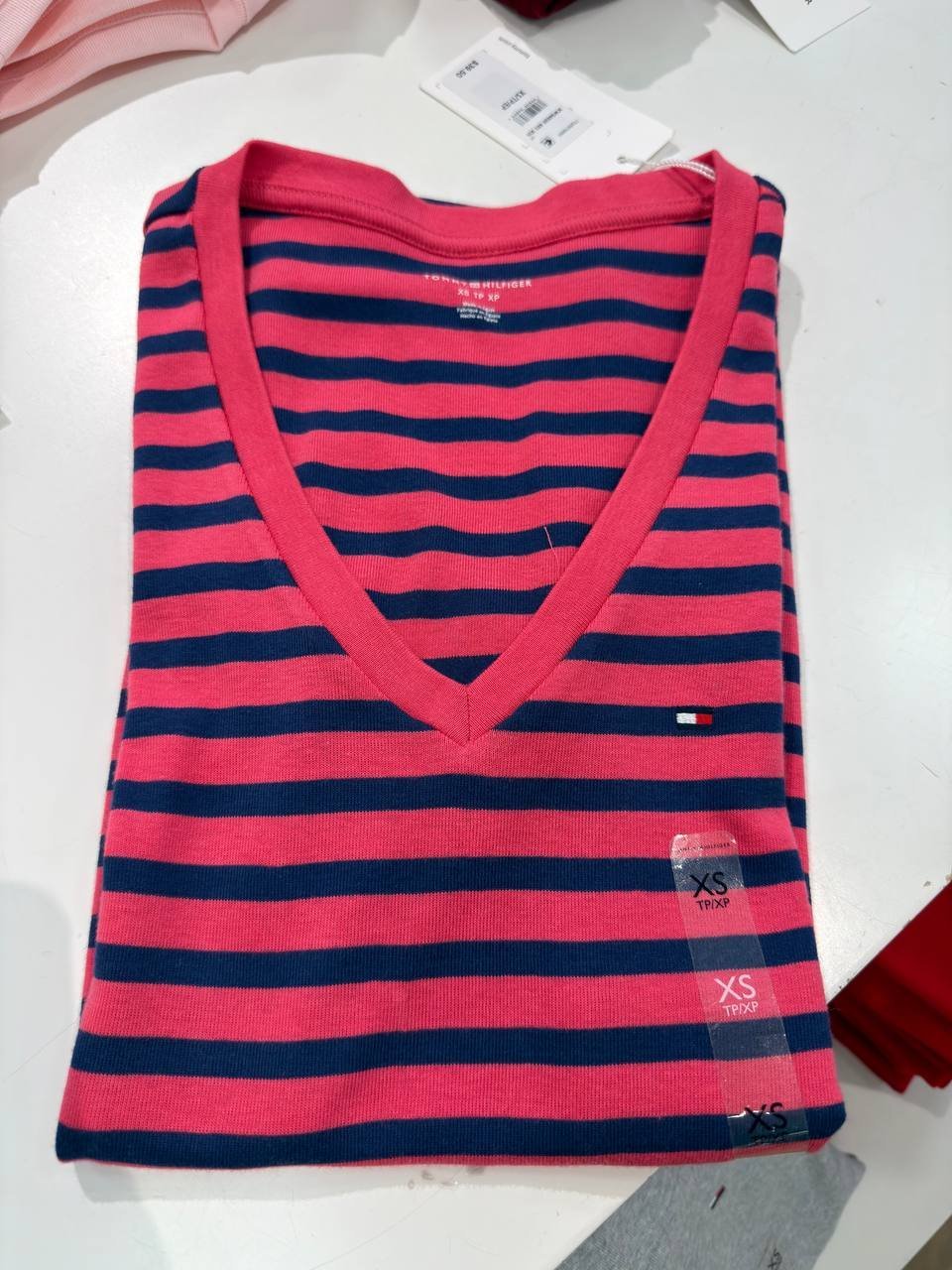 CAMISETA GOLA V