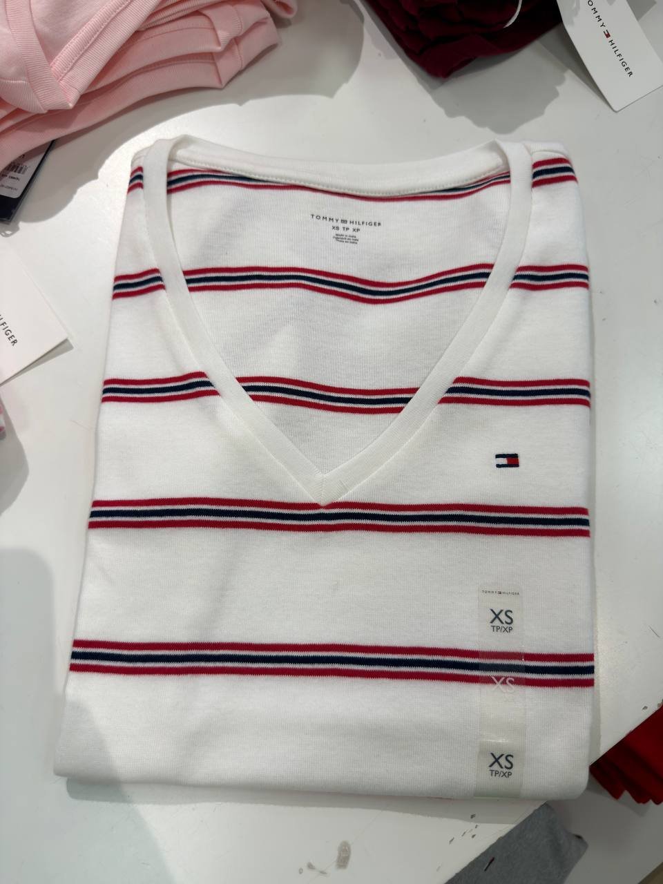 CAMISETA GOLA V