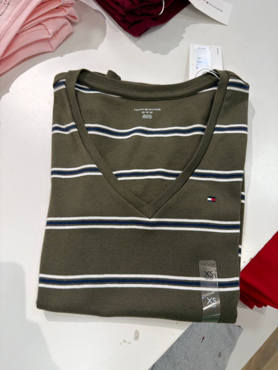 CAMISETA GOLA V