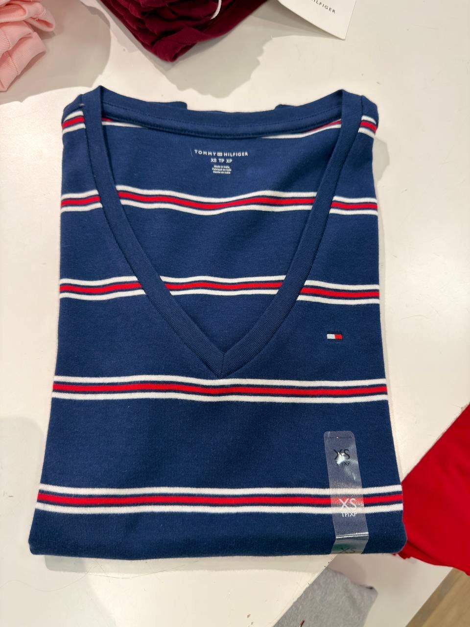 CAMISETA GOLA V