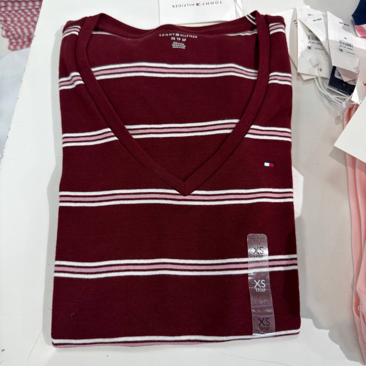 CAMISETA GOLA V