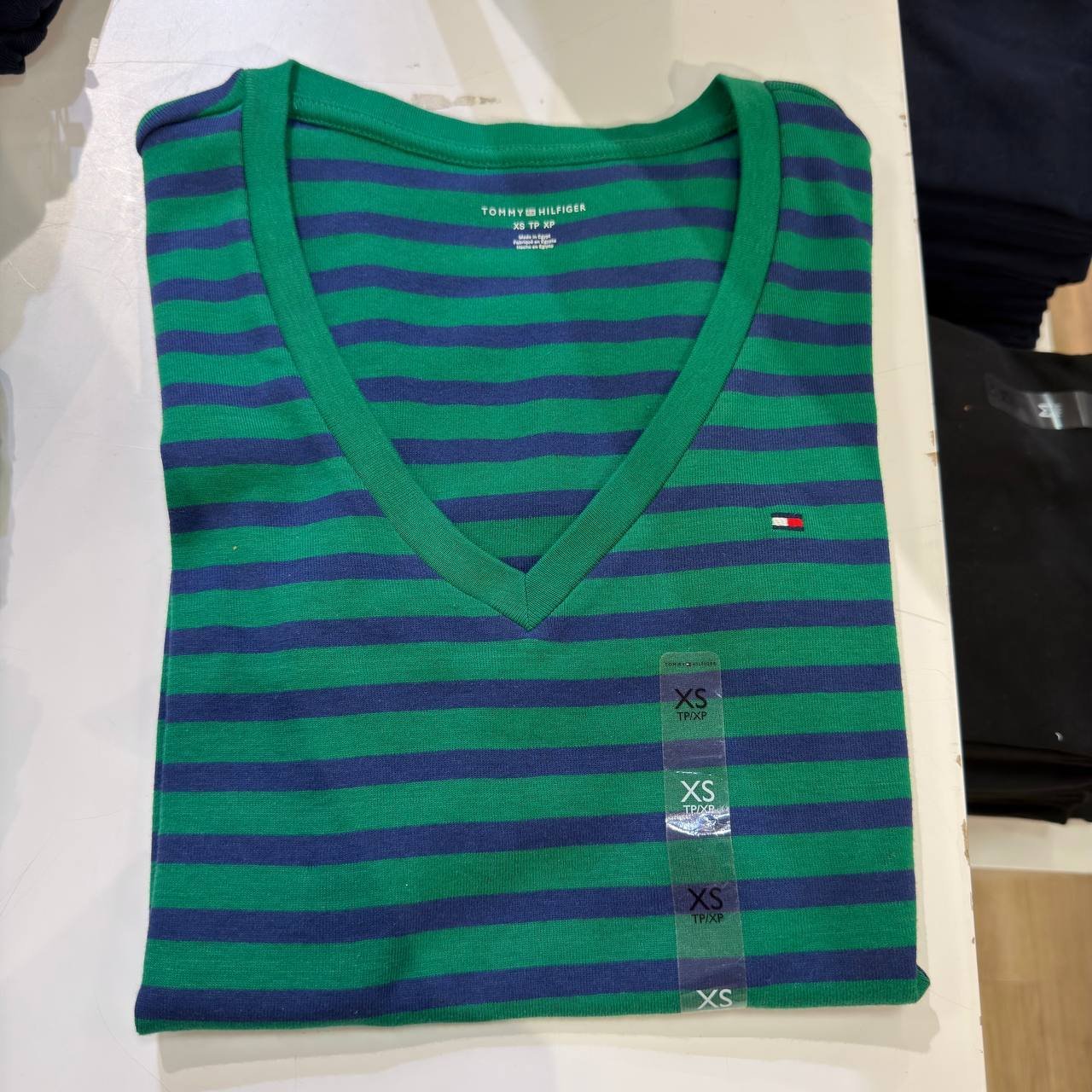 CAMISETA GOLA V