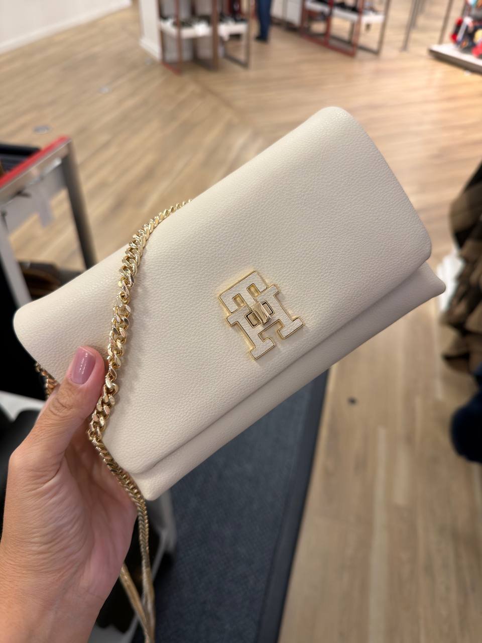CROSSBODY