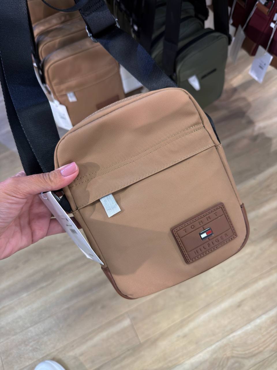 CROSSBODY
