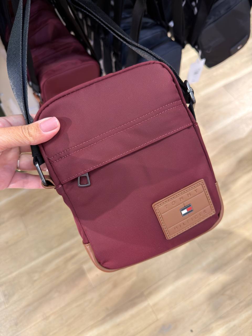CROSSBODY