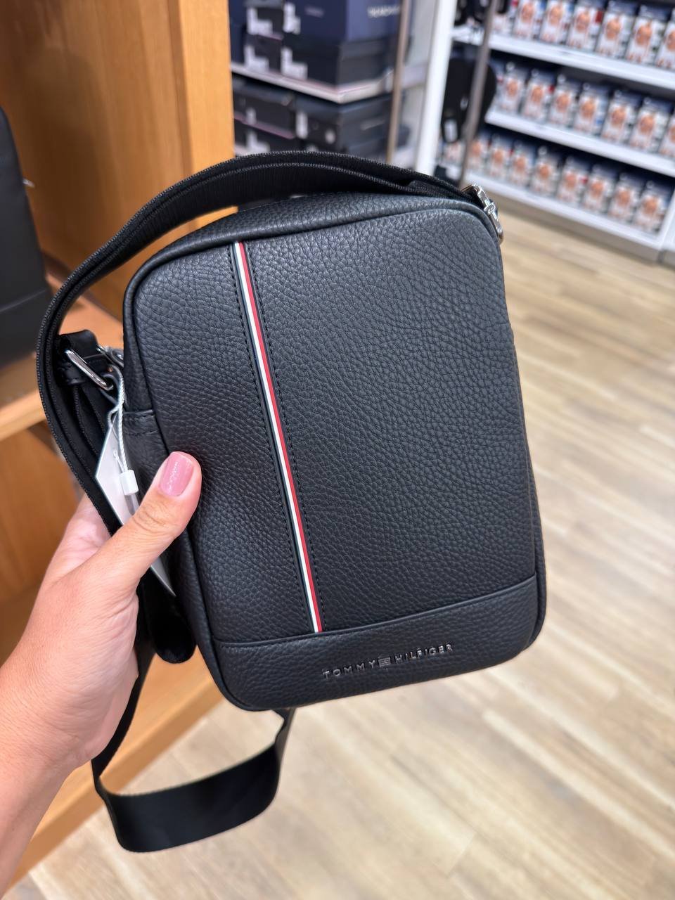 CROSSBODY