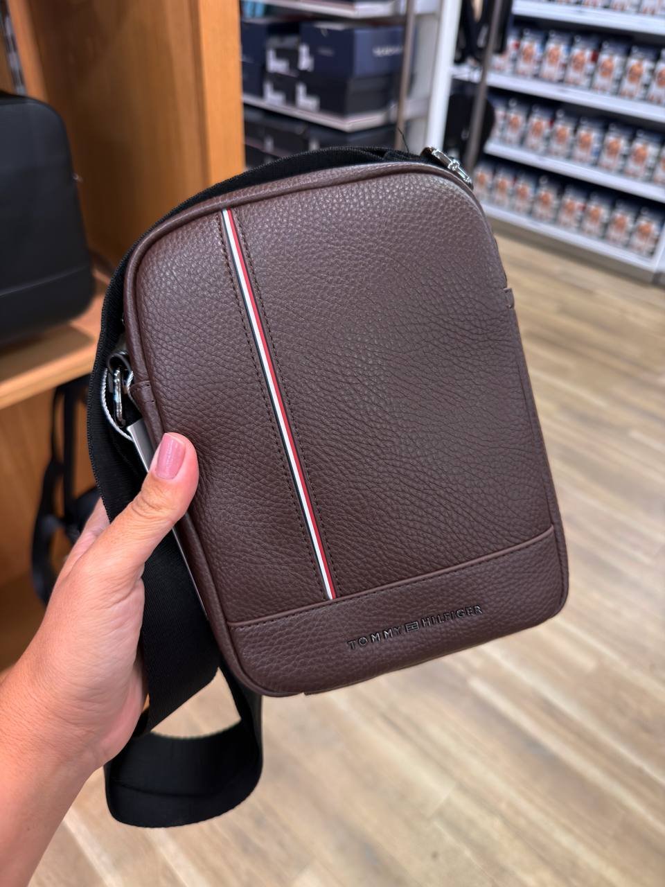 CROSSBODY