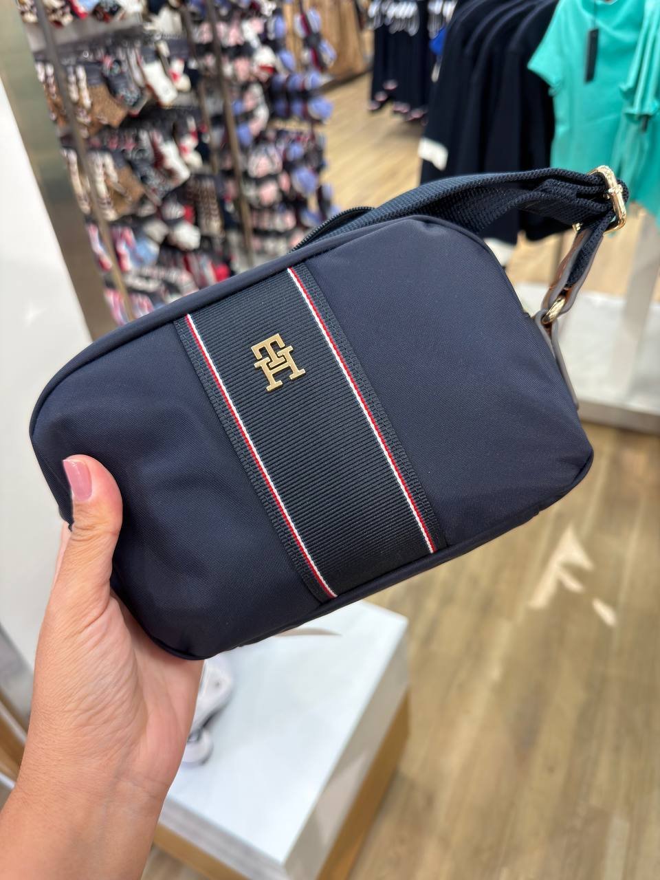 CROSSBODY