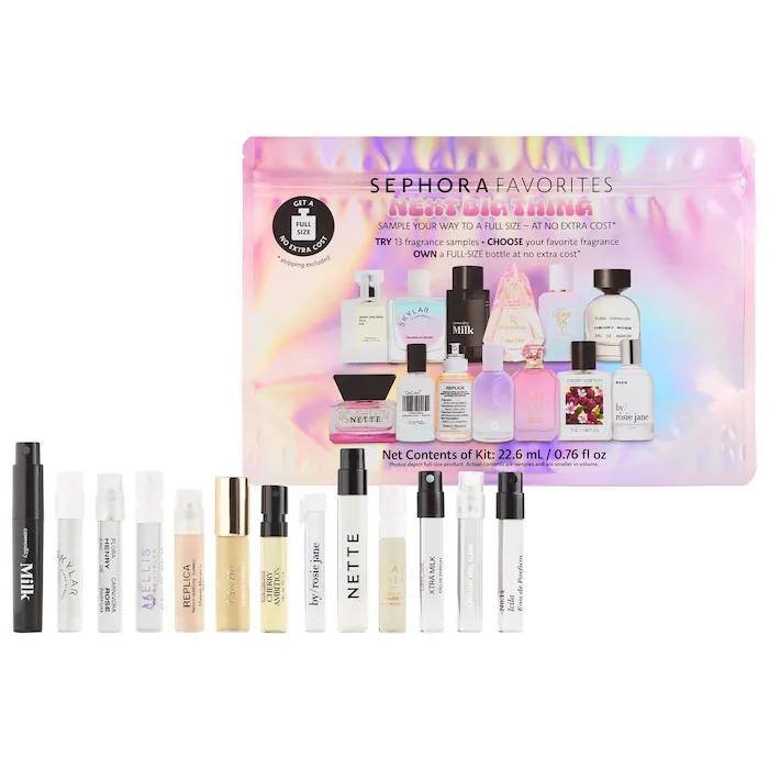 Holiday Must-Haves Makeup & Skincare Value Set pode escolher um perfume