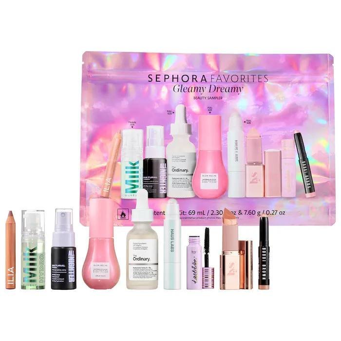 Holiday Must-Haves Makeup & Skincare Value Set pode escolher um perfume
