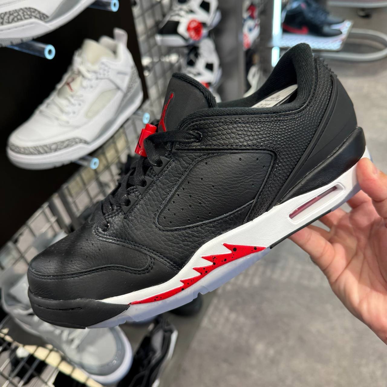 NIKE JORDAN SIXTY