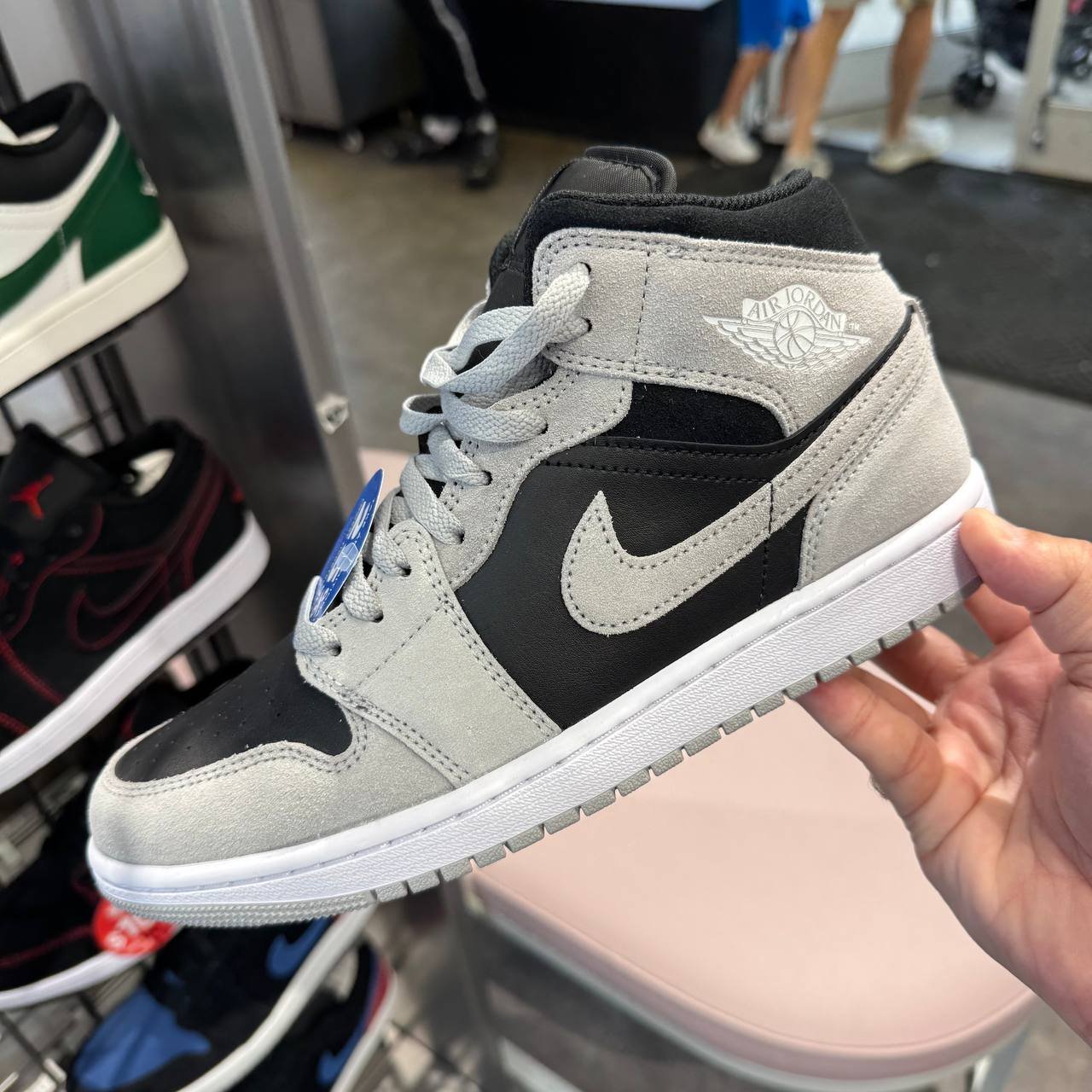 NIKE JORDAN 1
