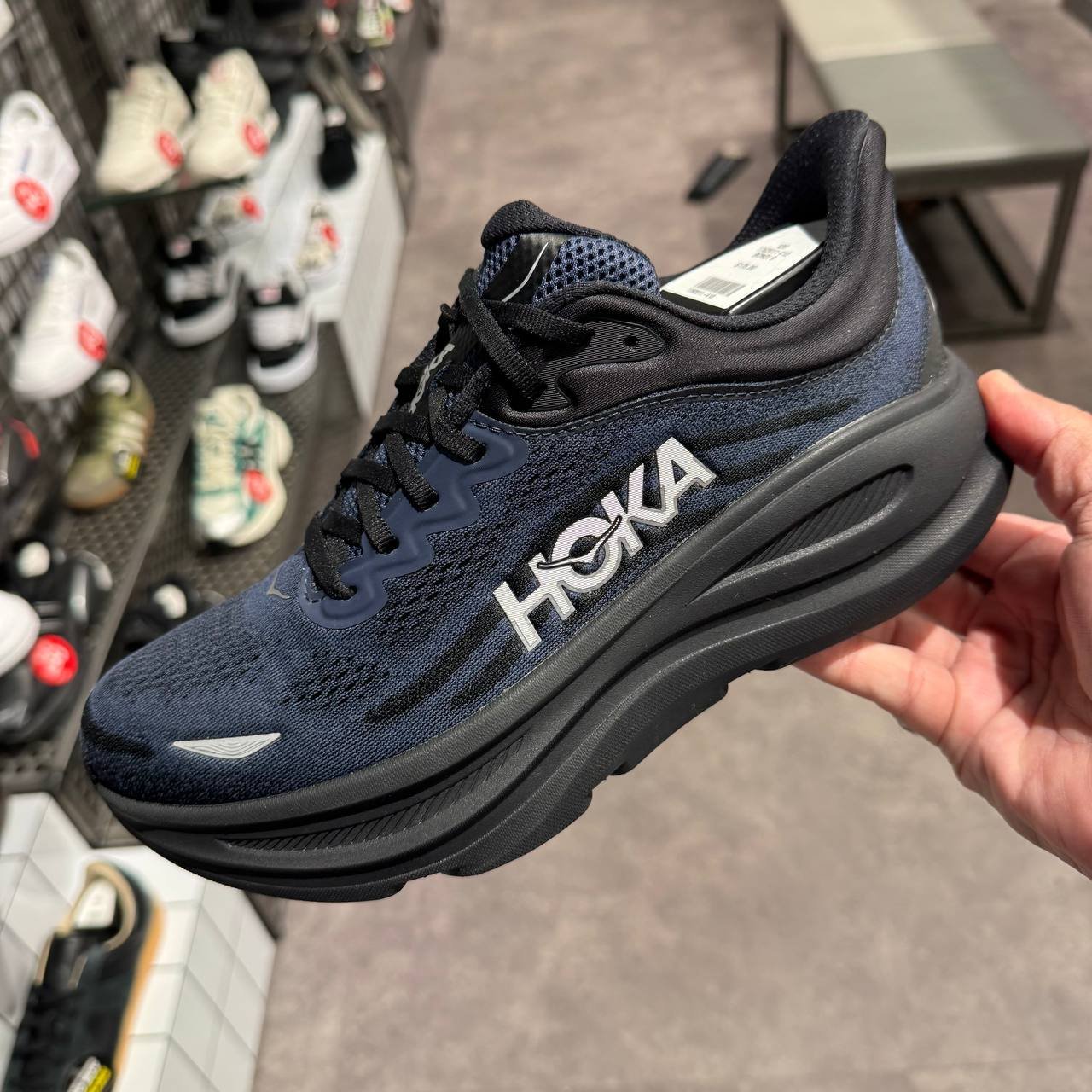 HOKA BONDI 7