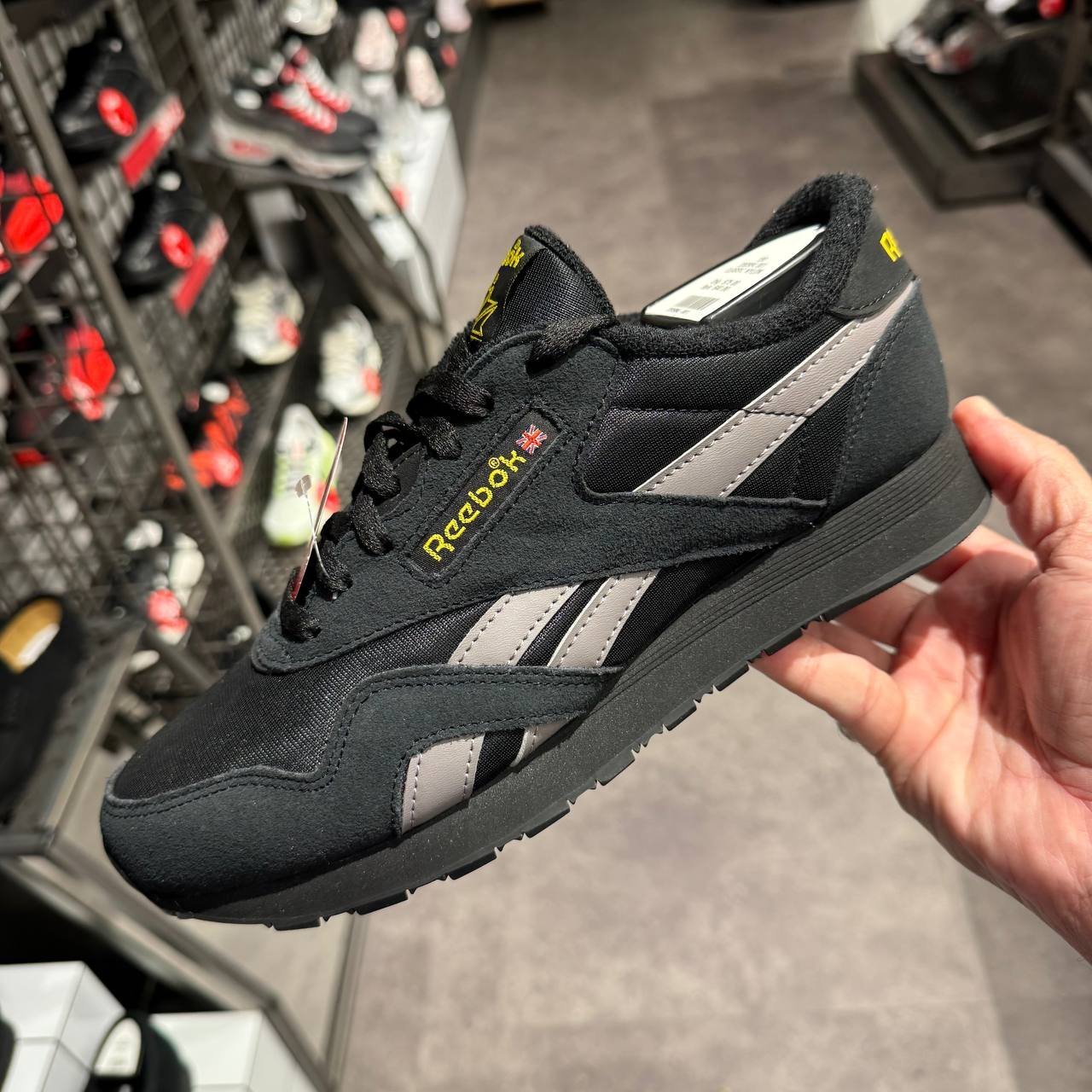 REEBOK CLASSIC