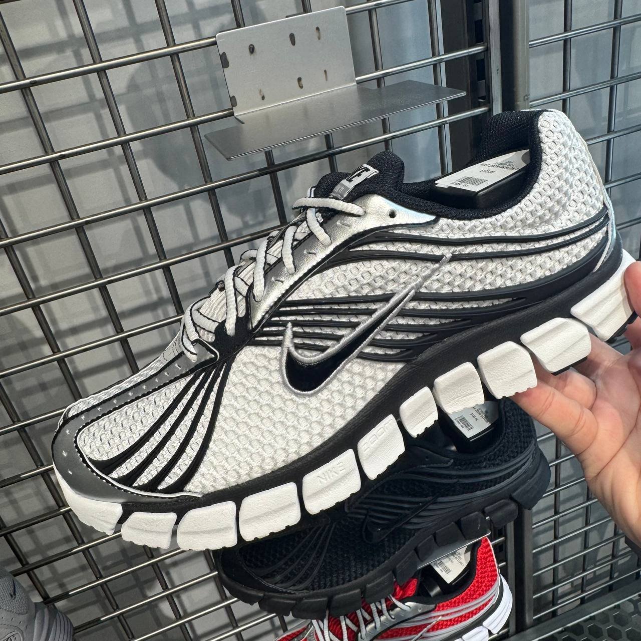 NIKE ZOOM
