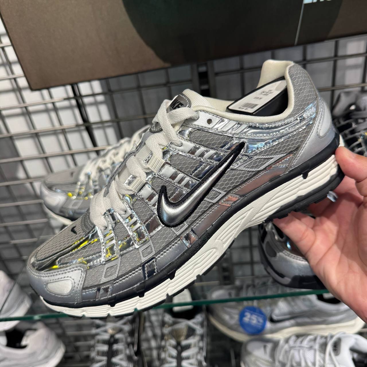 NIKE P6000