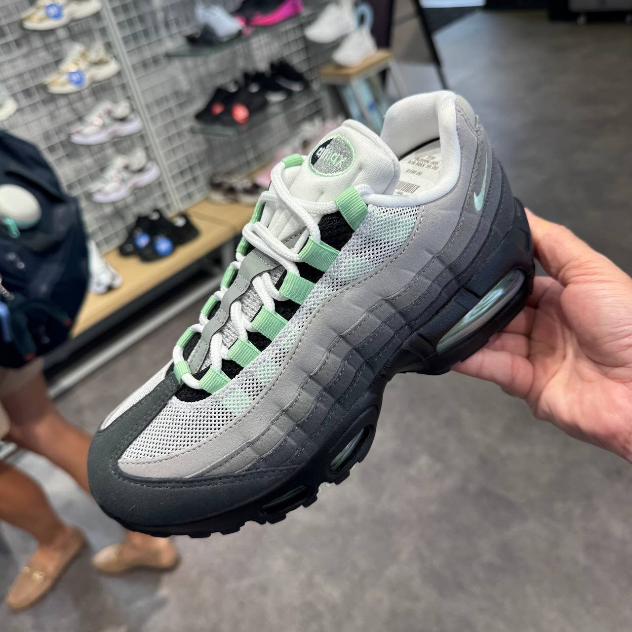 NIKE AIR MAX