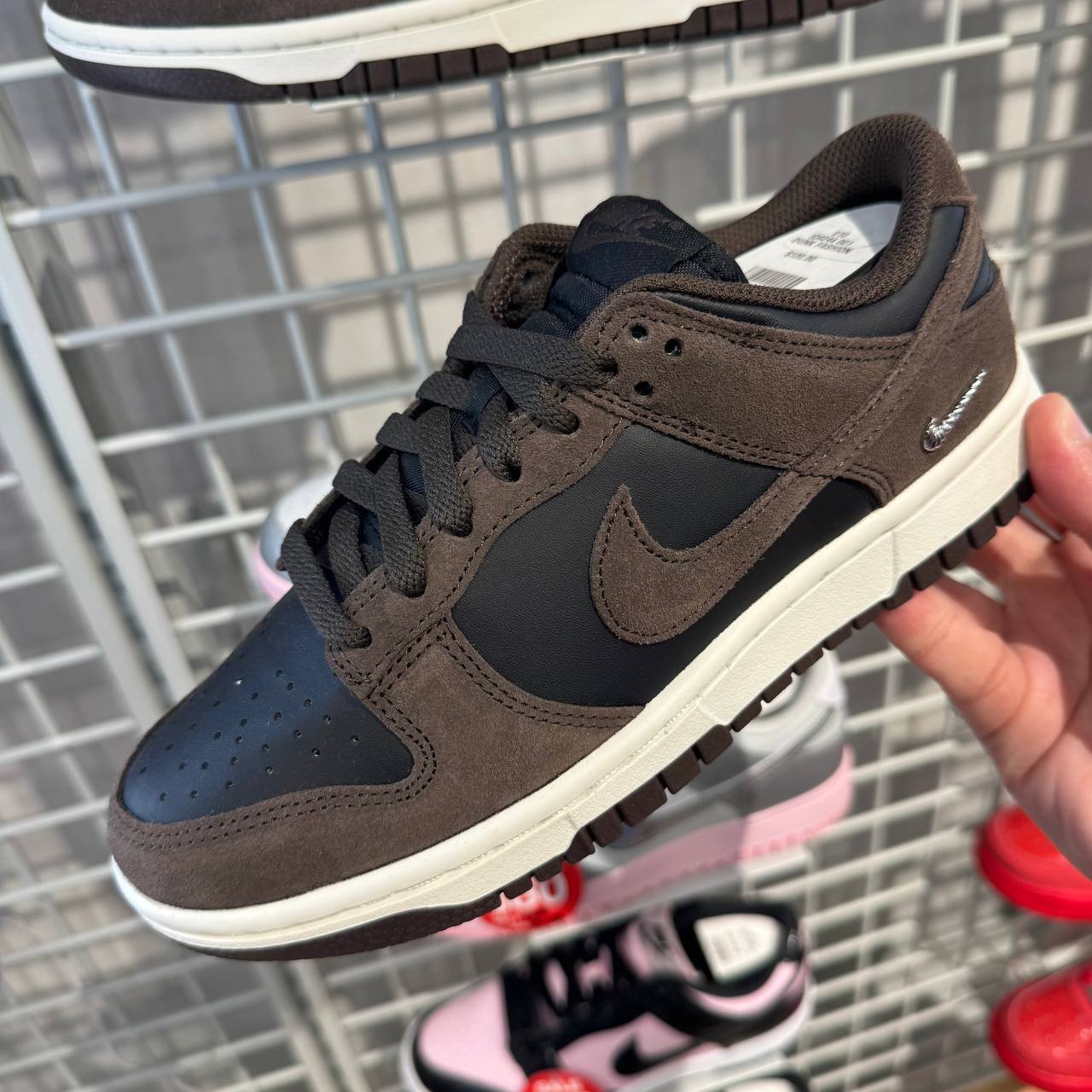 NIKE DUNK LOW