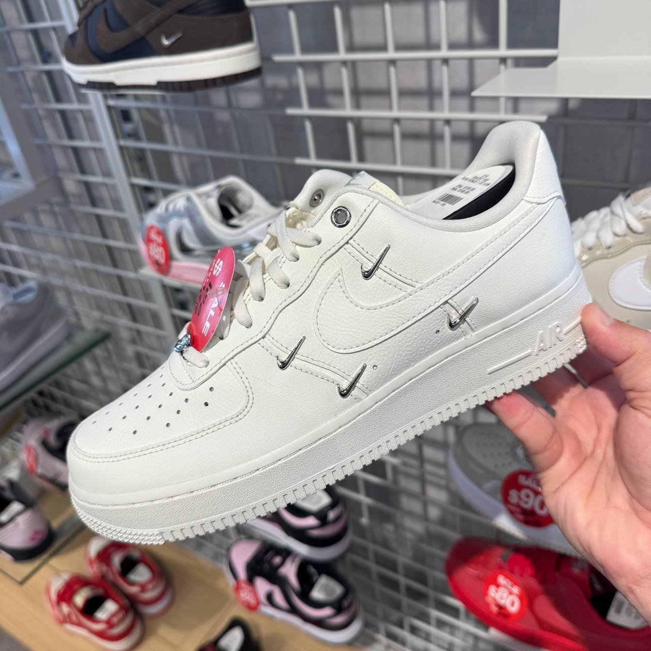 NIKE AIR FORCE 1