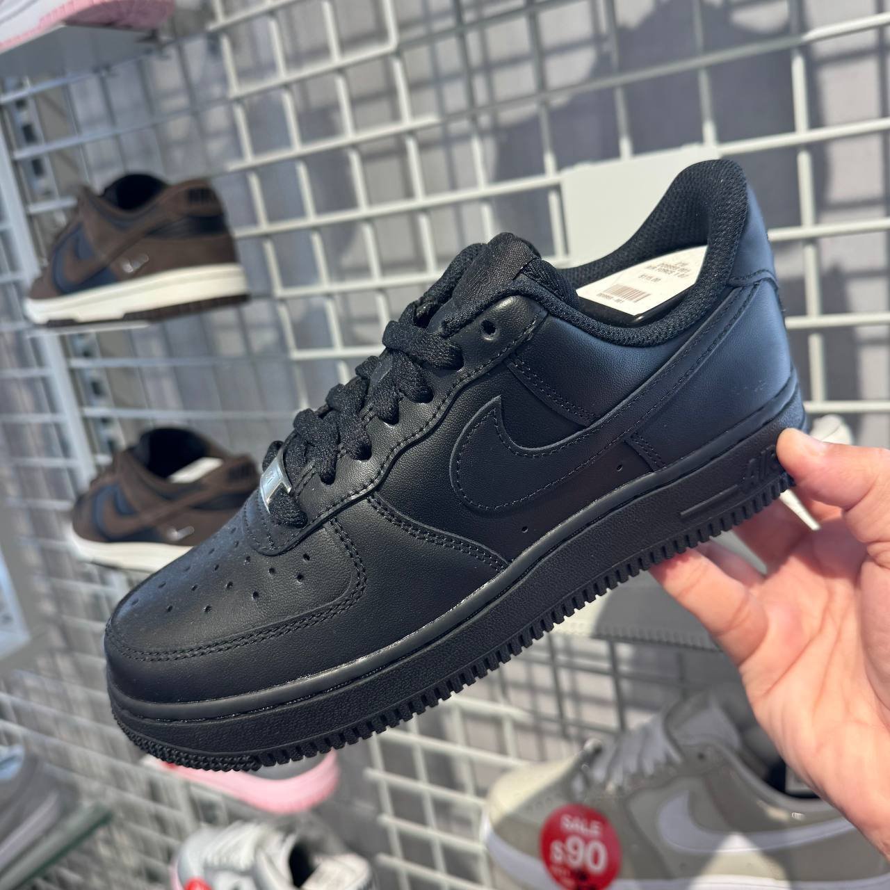 NIKE AIR FORCE 1