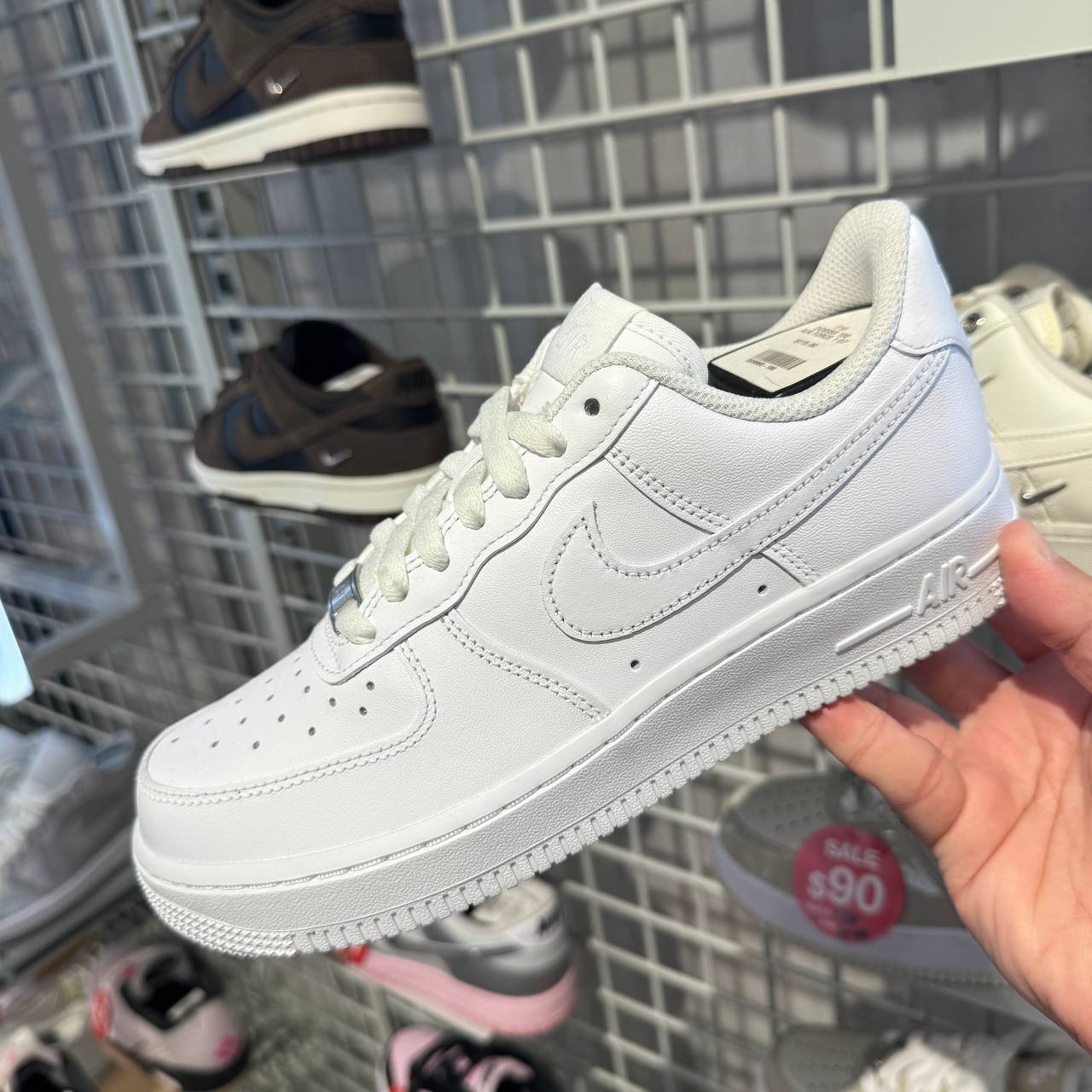 NIKE AIR FORCE 1