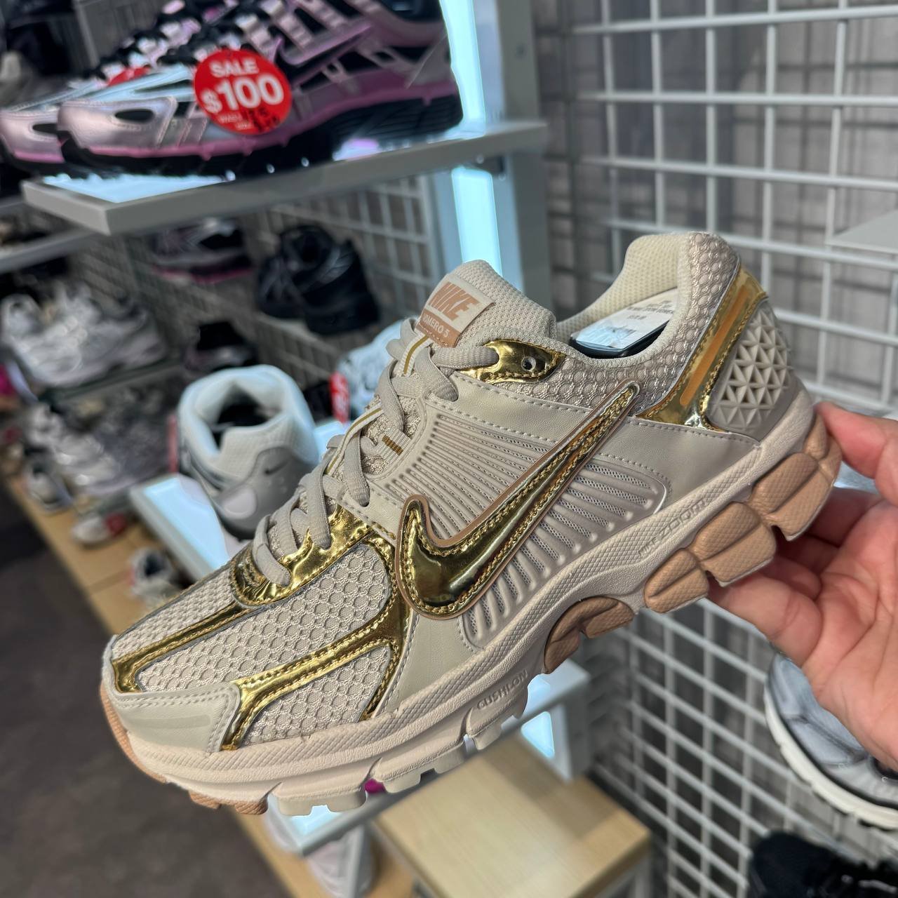 NIKE VOMERO