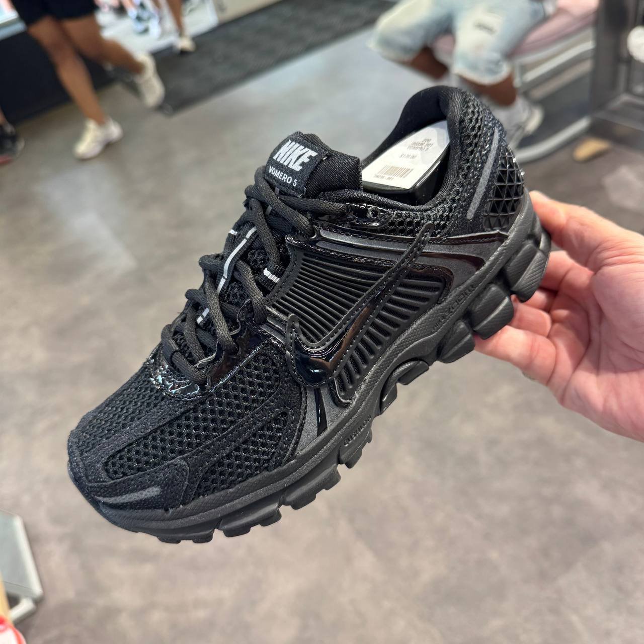 NIKE VOMERO
