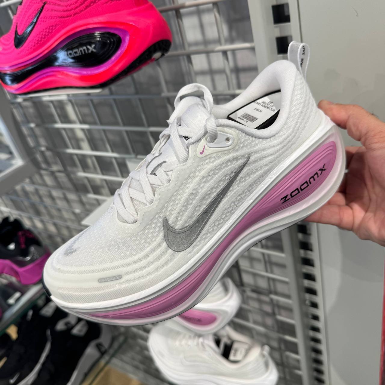 NIKE VOMERO PLUS